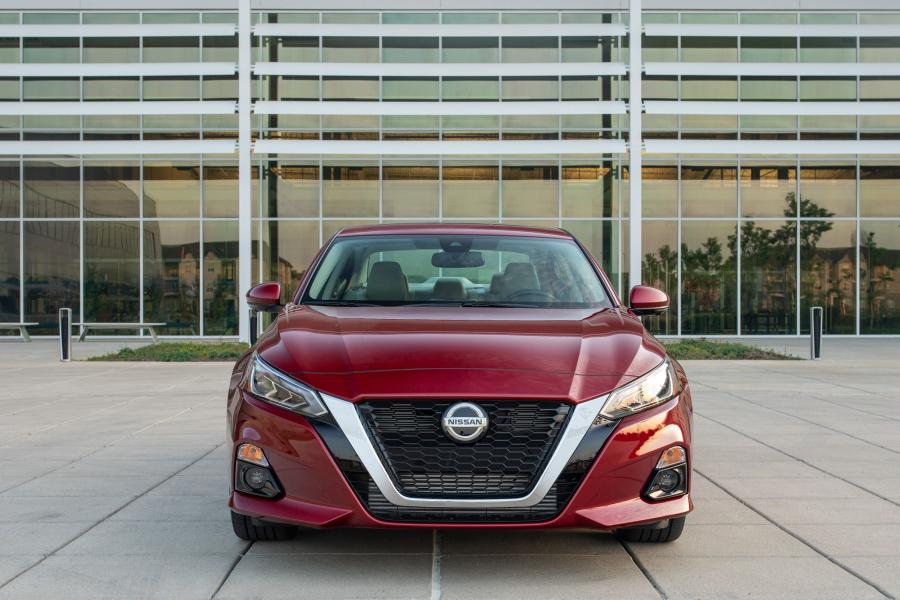  Nissan Altima Platinum Edition ONE 2018 года  (фото 9 из 25)